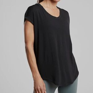 Under Armour Loose Fit Heat Gear Top Size L